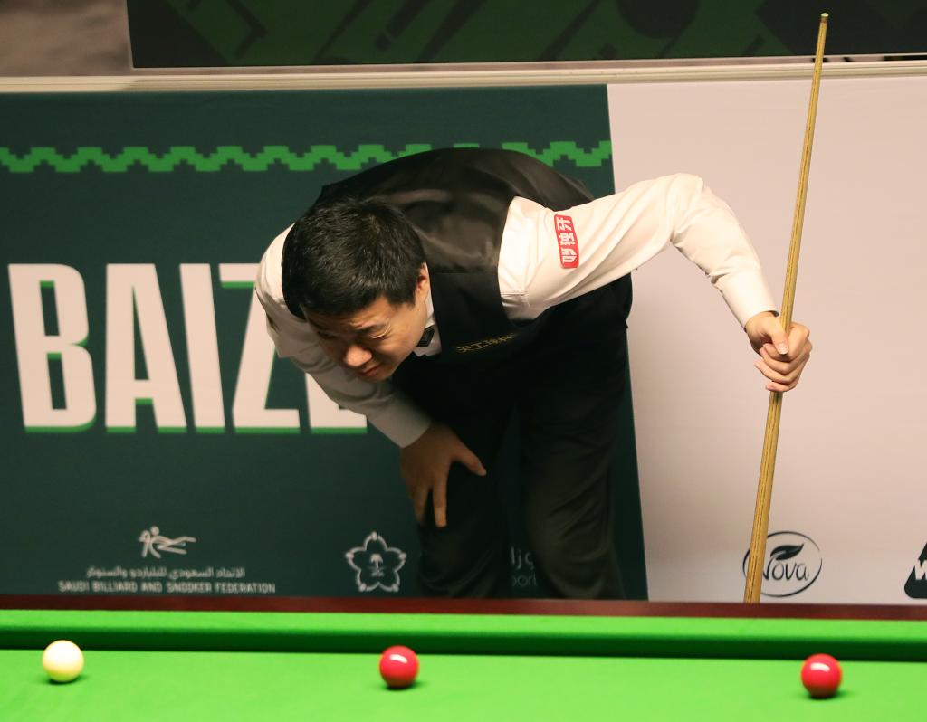 记者：莱万愿意租房给什琴斯尼，关键看他是否想在巴萨踢球