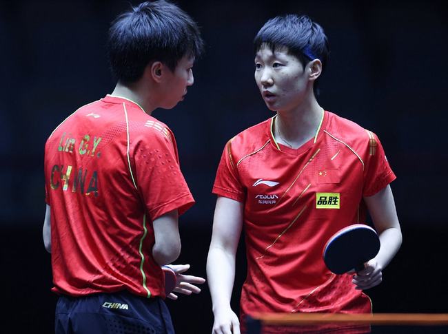 六台：卢宁比目鱼肌撕裂，在评估打封闭出战瓦伦的可能性.